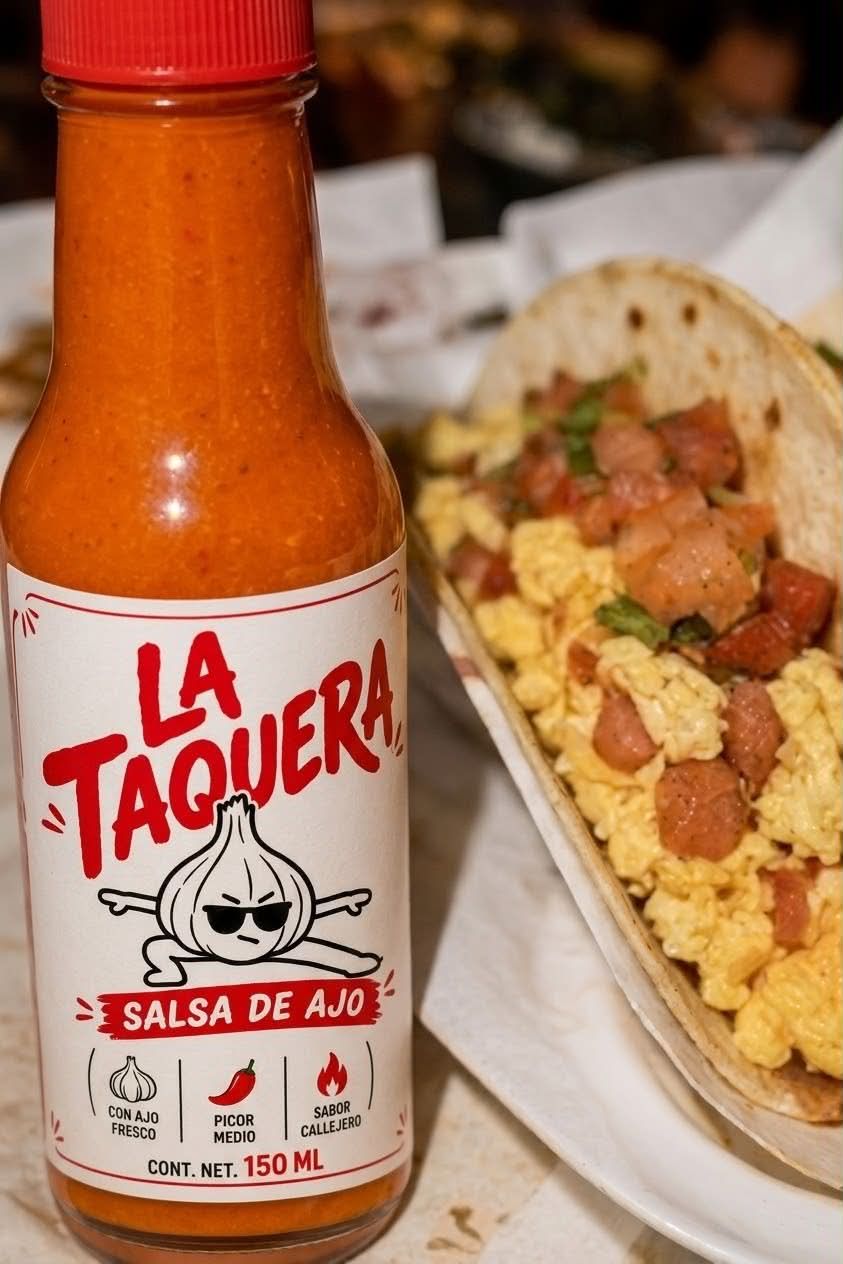 Salsa La Taquera con taco